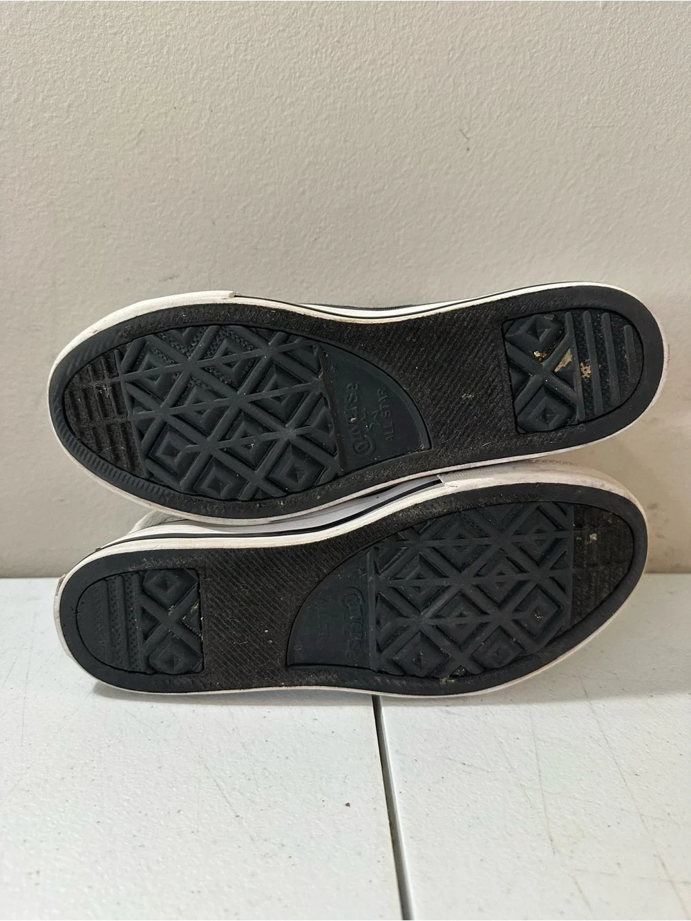 Converse Chuck Taylor, All Star Girls, Glitter Drip, Hi Top, Black, Size 3 Youth